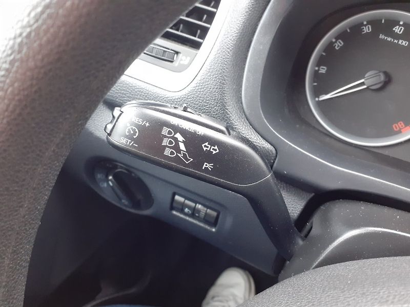 Škoda Fabia (2009) KOMBI 1.4 16V - fotka 9 z 38