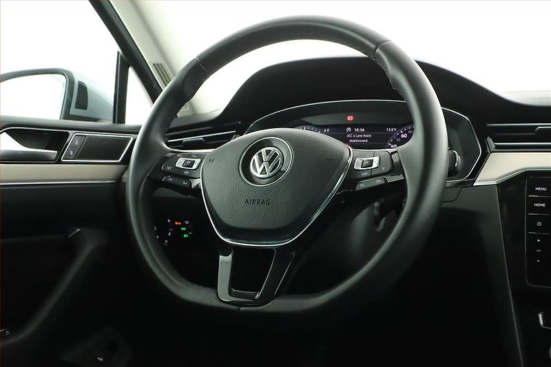 Volkswagen Passat (2019) 2.0 TSI - fotka 8 z 20
