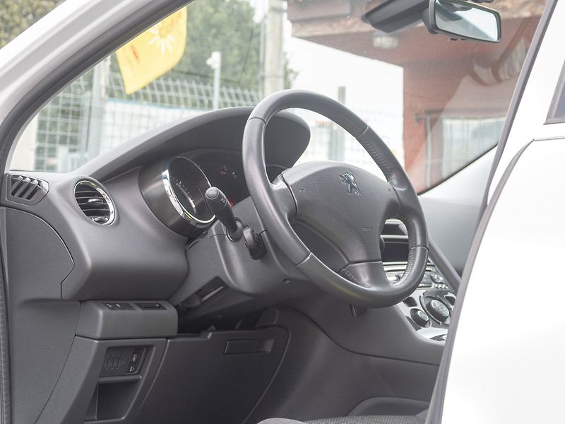 Peugeot 5008 (2013) 2.0HDI 110KW man– 2x PNEU - fotka 11 z 35