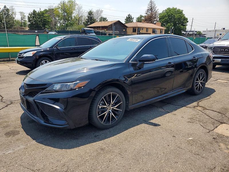 Toyota Camry (2024) SE - fotka 1 z 11