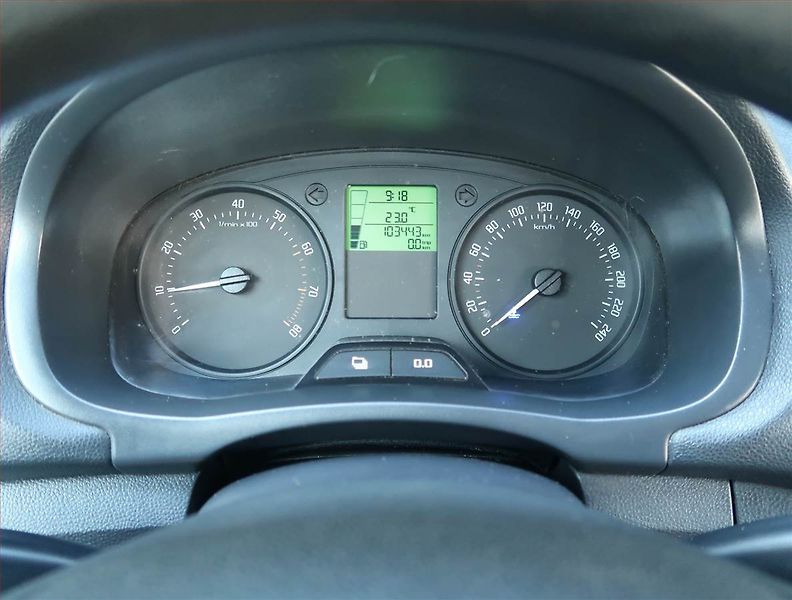Škoda Fabia (2011) 1.2 - fotka 11 z 15
