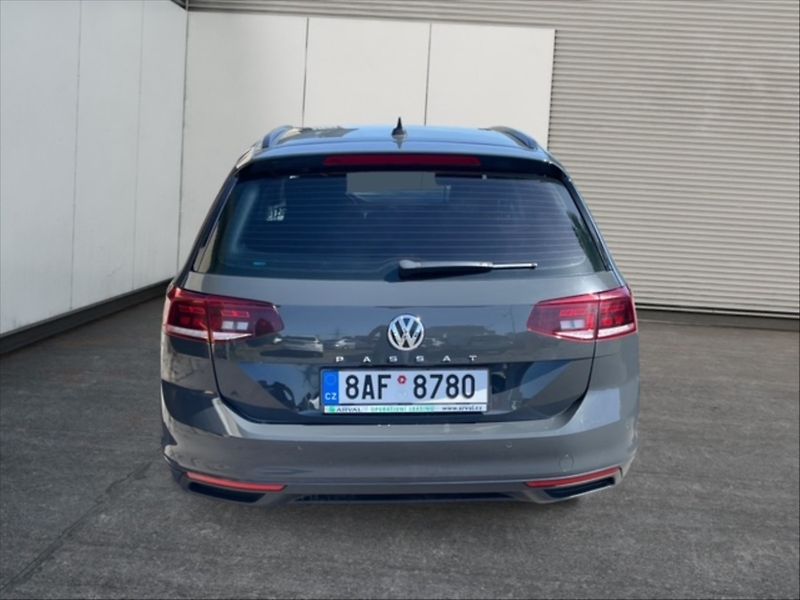 Volkswagen Passat 2,0 TDI 110 Business - fotka 5 z 11