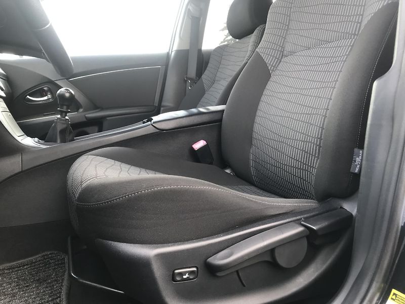 Toyota Avensis 1.8 í 108 KW,KOMBI,KLIMA... - fotka 9 z 18