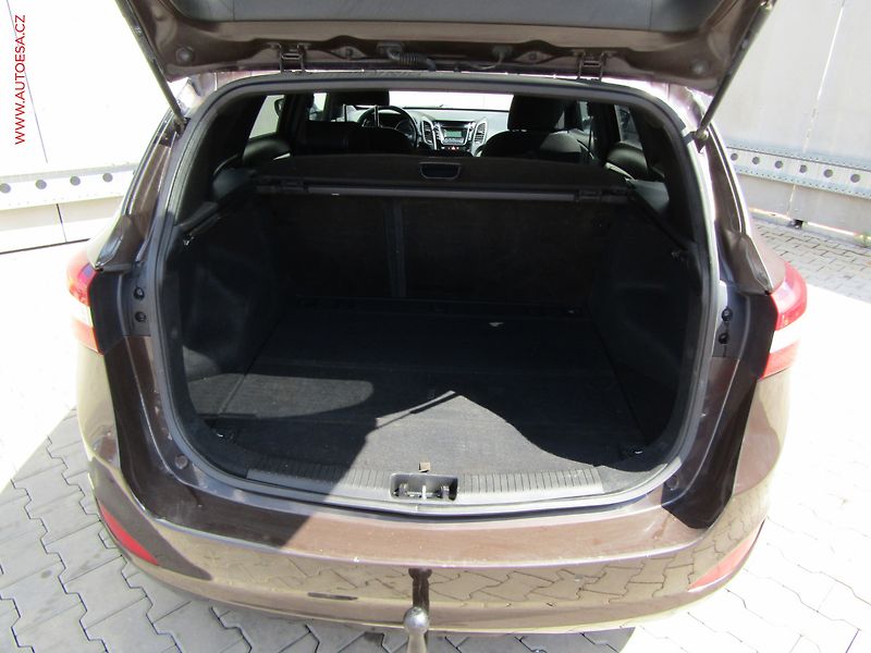 Hyundai i30 (2016) 1.6 GDi, 1.maj,ČR, AC, TZ - fotka 7 z 21