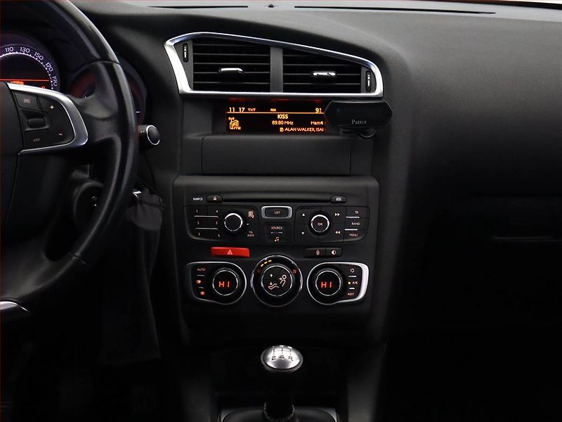 Citroën C4 (2014) 1.6 HDi, Serv.kniha, po STK - fotka 10 z 11