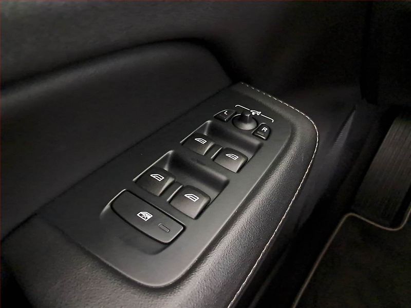 Volvo V60 (2021) R-Design T8 Twing Engine - fotka 19 z 27