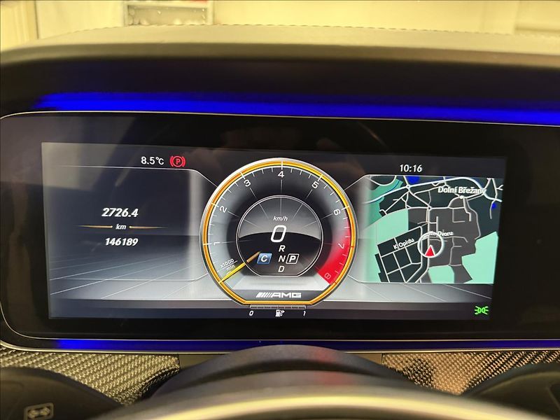 Mercedes-Benz Třídy E 4,0 Mercedes-AMG E 63S 4MATIC+ - fotka 24 z 35