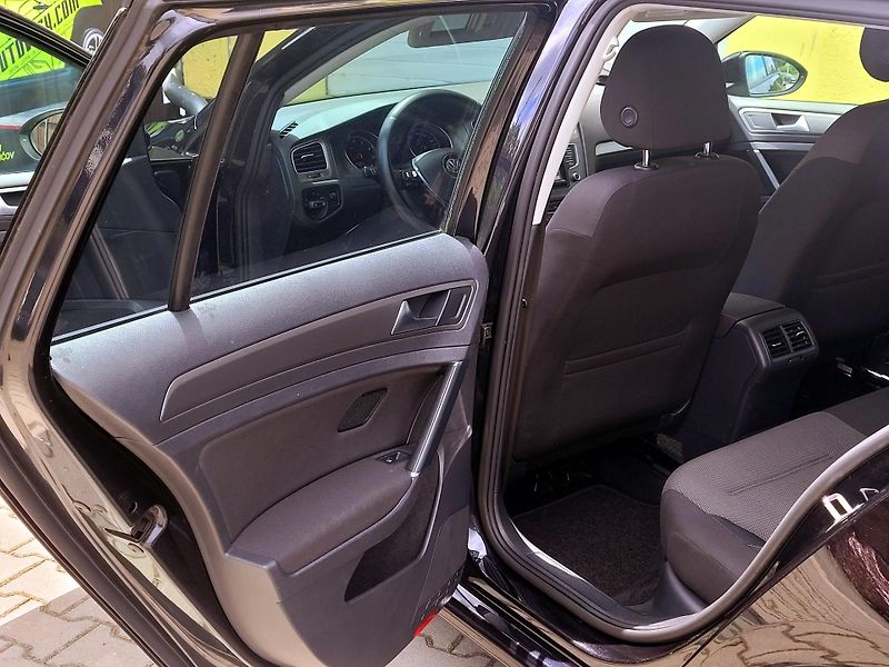 Volkswagen Golf 1,2TSi *SERV.KNIHA*            - fotka 17 z 45