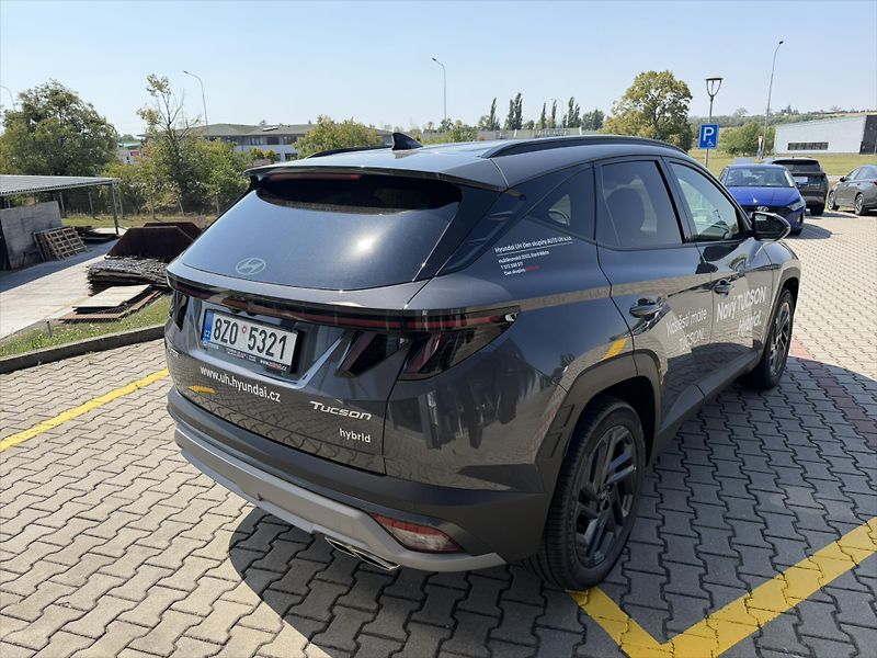 Hyundai Tucson (2026) 1,6 T-GDI HEV 4×4 AT 176 kW  G - fotka 5 z 12