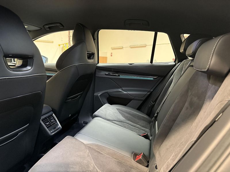 Škoda Enyaq 82 kWh 80x Sportline - fotka 13 z 16