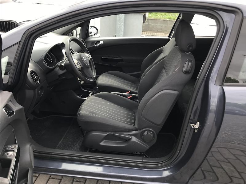 Opel Corsa 1,3 CDTi - fotka 8 z 15