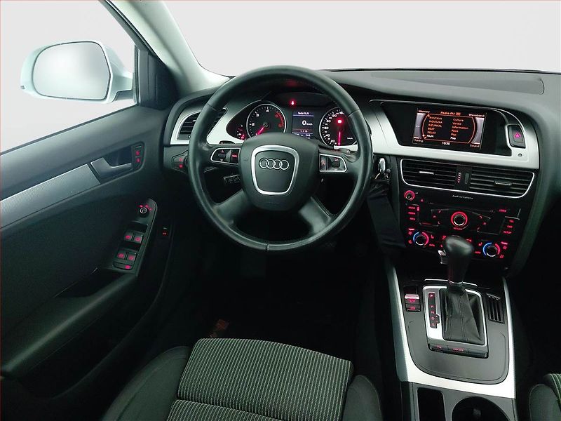 Audi A4 (2008) Ambiente 2.0 TDI, Automat - fotka 7 z 20