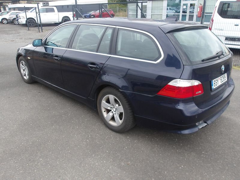 BMW Řada 5 530d PĚKNÝ !!! SERV.KNIHA ! - fotka 3 z 37