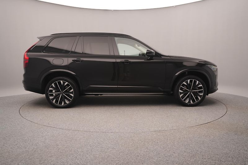 Volvo XC90 (2026) B5 AWD AUT DARK PLUS 7míst - fotka 14 z 26