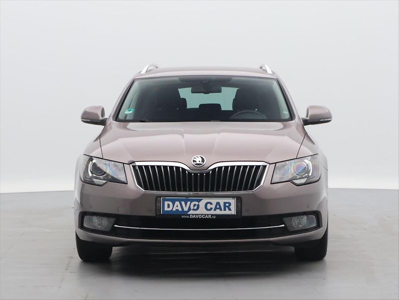 Škoda Superb 2,0 TDI 103kW DSG Elegance - fotka 2 z 31