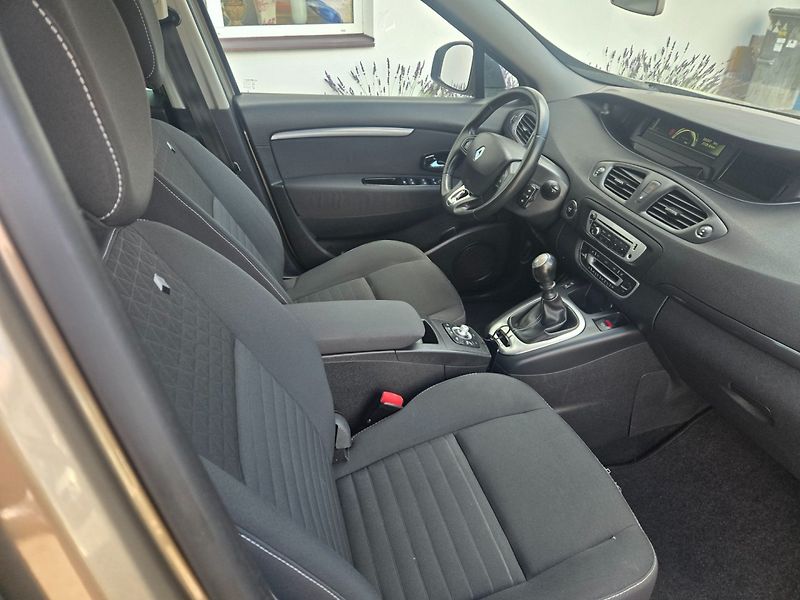 Renault Scénic (2015) 1.6i16V Limited,TOP.ROZVODY - fotka 12 z 33