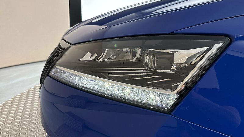 Škoda Fabia 1.0 TSI Black Combi - fotka 18 z 23