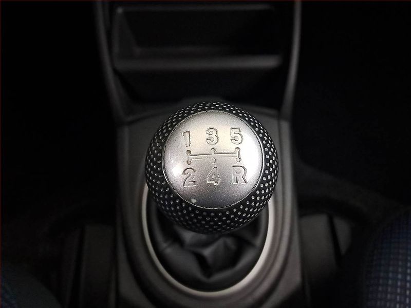Honda Jazz (2008) 1.4 i-VTEC, nová STK - fotka 13 z 15