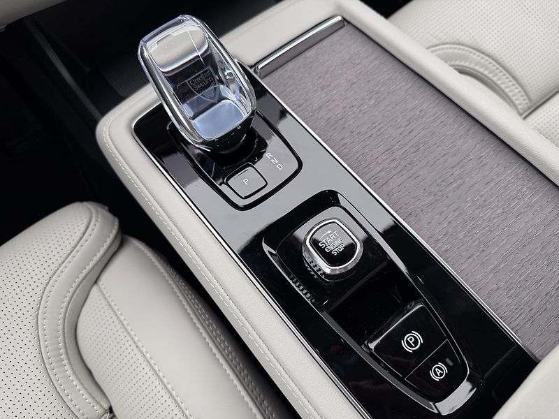 Volvo XC90 (2026) B5 AWD AUT DARK PLUS 7míst - fotka 20 z 26
