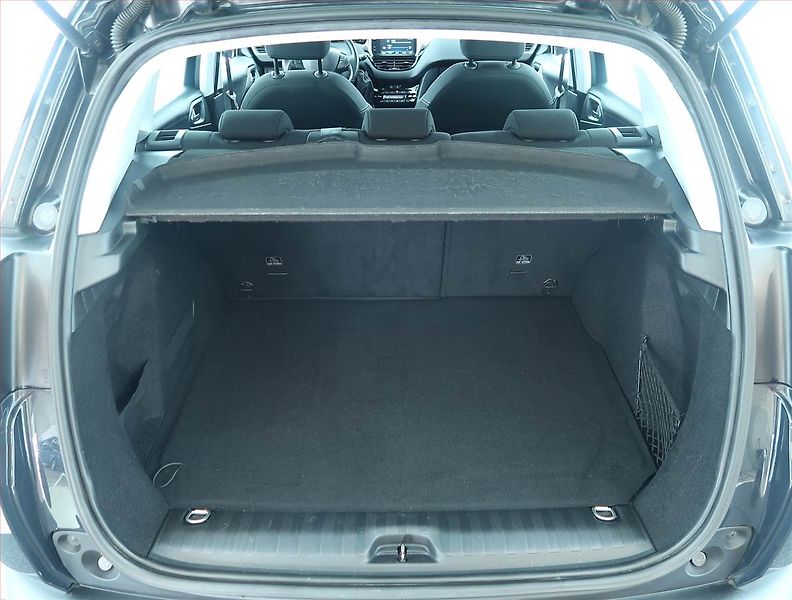 Peugeot 2008 (2018) Active Pack 1.2 PureTech - fotka 13 z 18