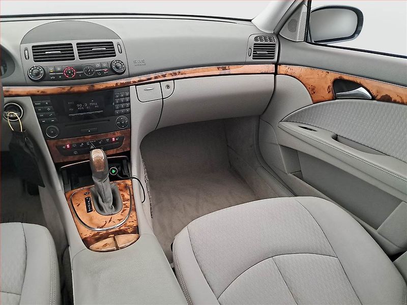 Mercedes-Benz Třídy E (2004) E 280 CDI , Automat, po STK - fotka 8 z 21
