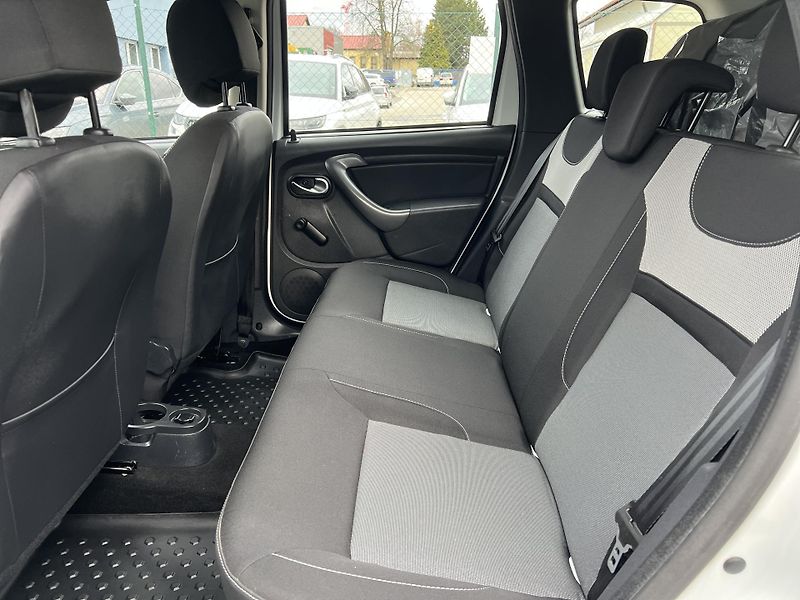 Dacia Duster 1.5DCi 4x4 ČR 1.MAJ. odp. DPH - fotka 19 z 36