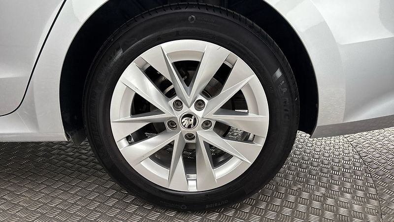 Škoda Octavia 1.5 TSI Style - fotka 19 z 26