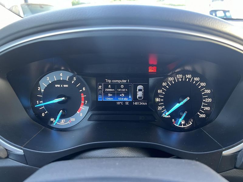 Ford Mondeo 1.5 Ti-VCT 118 kW - fotka 10 z 20