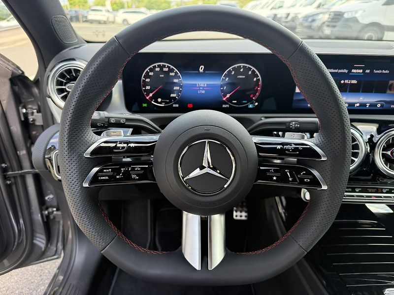 Mercedes-Benz Třídy A (2026) 200 - fotka 22 z 39