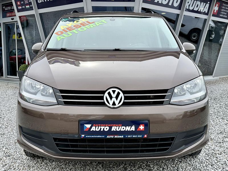 Volkswagen Sharan 2,0 TDI Panorama Automat DSG - fotka 4 z 41