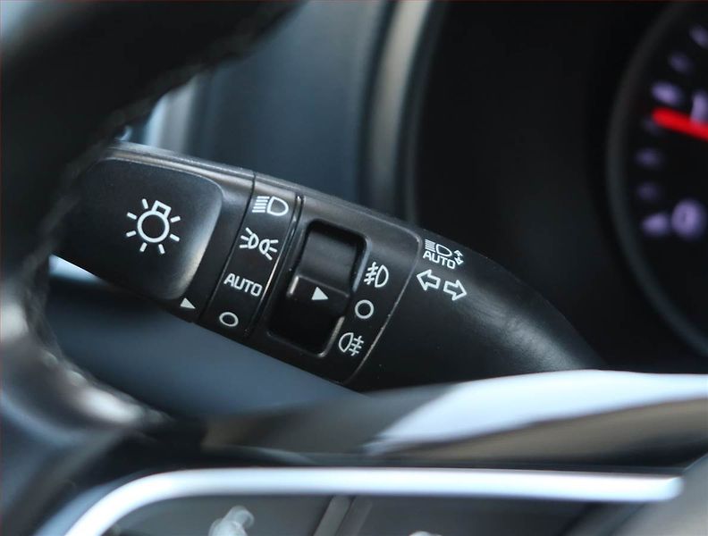 Kia Sportage (2020) 1.6 CRDi, 4X4, Serv.kniha - fotka 19 z 23