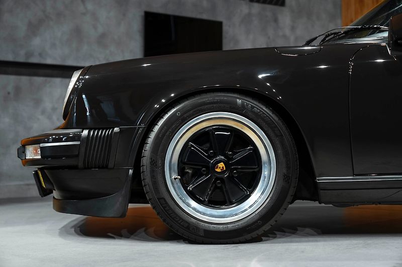 Porsche 911 SC - fotka 5 z 28