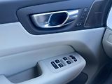 Volvo XC60 (2026) PLUS BRIGHT B5 AWD 360°KAMERA - náhled 11