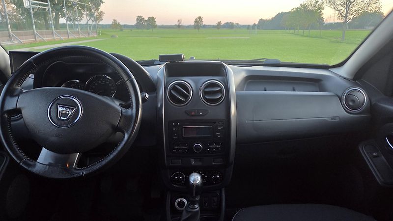 Dacia Duster (2013) 77 kW 1.6 16V 4x4 CZ, tazne - fotka 17 z 29