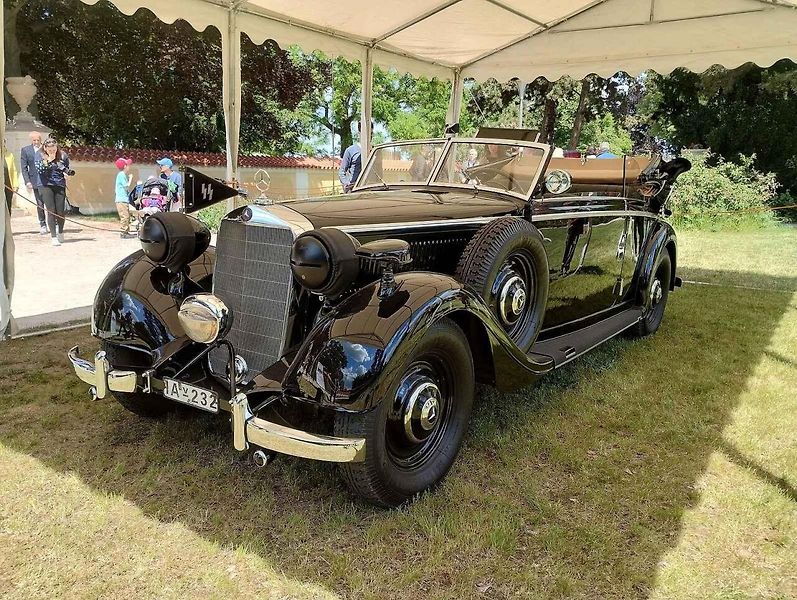 Při akce s názvem Athropoid a odboj v Praze 8, před Kulturním domem Ládví, bude představen vůz Mercedes-Benz, v kterém jel protektor Heydrich, když na něj byl spáchán 27. května 1942 atentát.