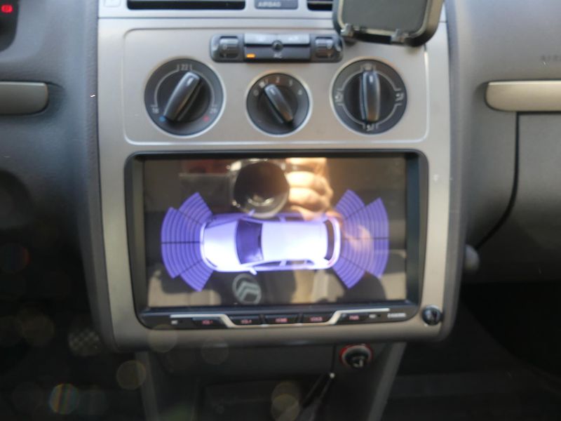 Volkswagen Touran (2010) 1,4  DSG automat - fotka 11 z 16