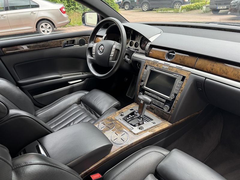 Volkswagen Phaeton (2011) 3.0TDI 176kW - fotka 19 z 22