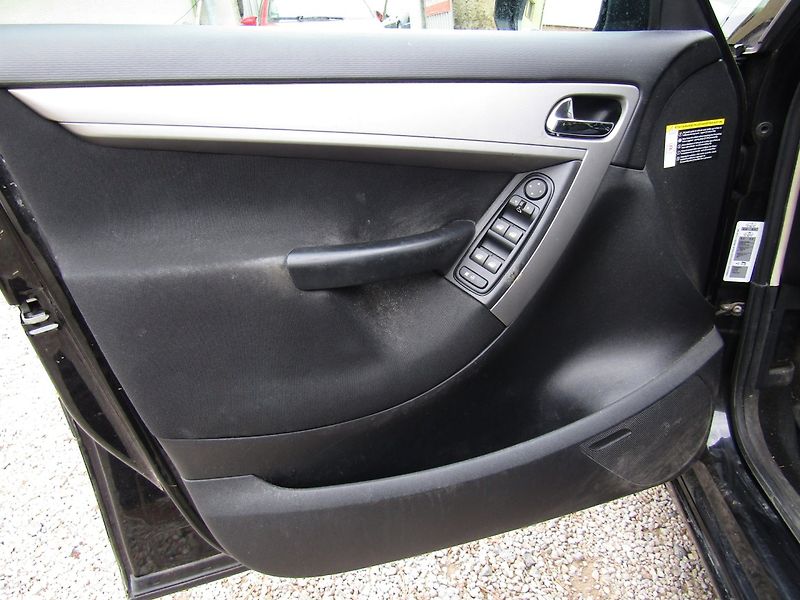 Citroën C4 Picasso (2010) 1.6 16V 88kW - fotka 16 z 33