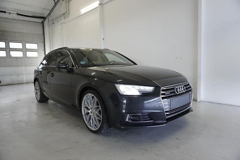Audi A4 (2016) 2.0 TDI 140kW QUATTRO S TRONIC - fotka 3 z 37