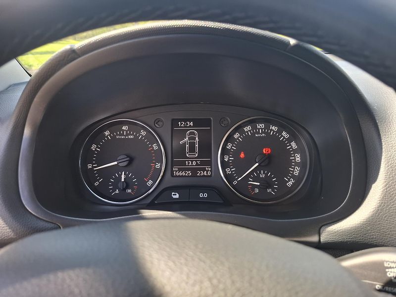 Škoda Fabia (2014) II kombi 1.2TSi 77kW,aut.klim - fotka 11 z 17
