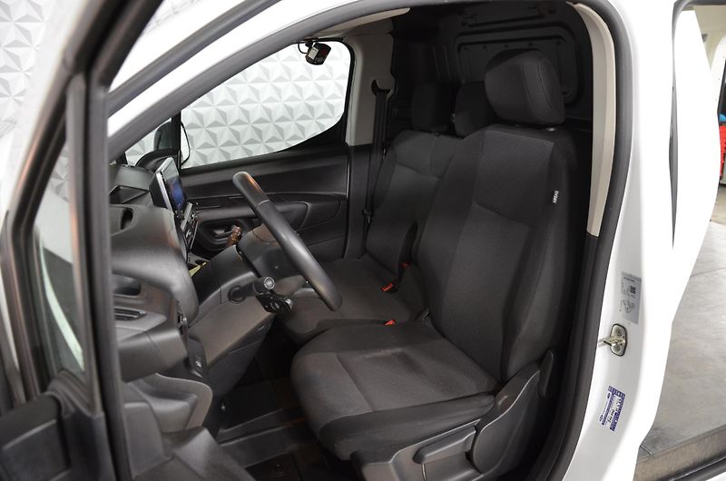 Toyota ProAce (2023) 130 extraLong Comfort - fotka 16 z 19