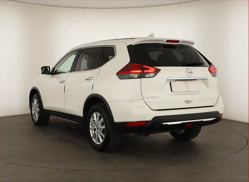 Nissan X-Trail (2017) 1.6 dCi, 4X4, Navi, Tempomat - fotka 4 z 16