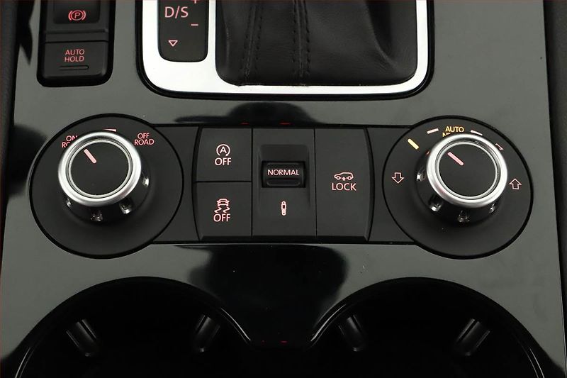 Volkswagen Touareg (2012) 3.0 TDI, 4X4, Automat - fotka 18 z 21