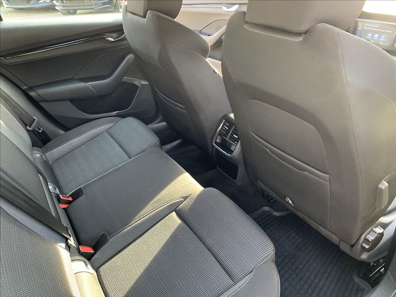 Škoda Octavia 1,0 TSI DSG AMB.,1.MAJITEL,ČR, - fotka 18 z 21