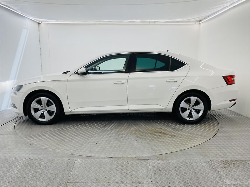 Škoda Superb 2,0 TDI 110kW Ambition - fotka 3 z 24