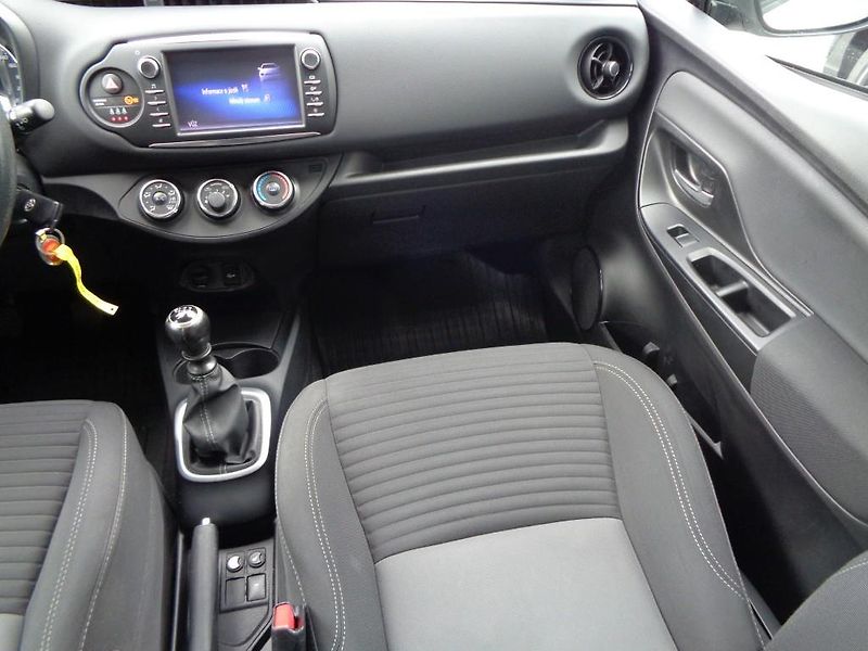 Toyota Yaris 1.5 VVT- i  82 kW - fotka 18 z 26