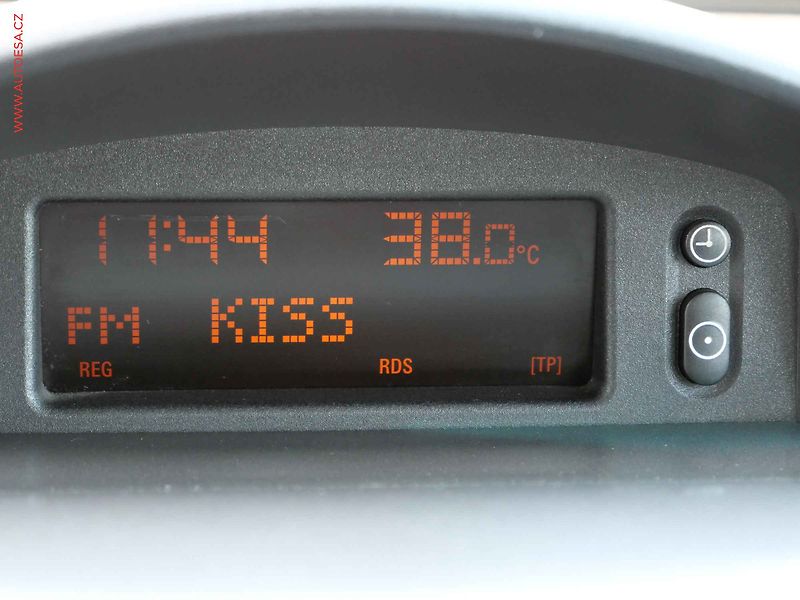 Opel Corsa (2005) 1.3 CDTi, Klima - fotka 14 z 15
