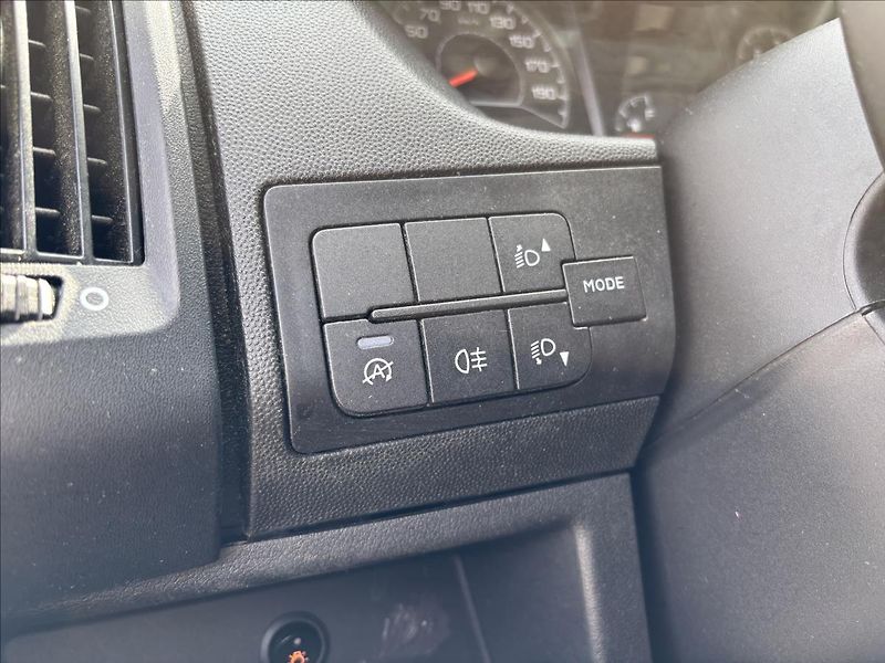 Peugeot Boxer 2,2 BlueHDI 121kW L4 - fotka 18 z 31