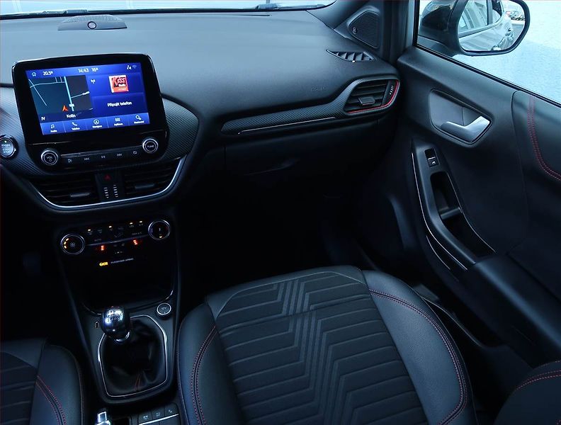 Ford Puma (2022) ST-Line X 1.0 EcoBoost mHEV - fotka 8 z 19