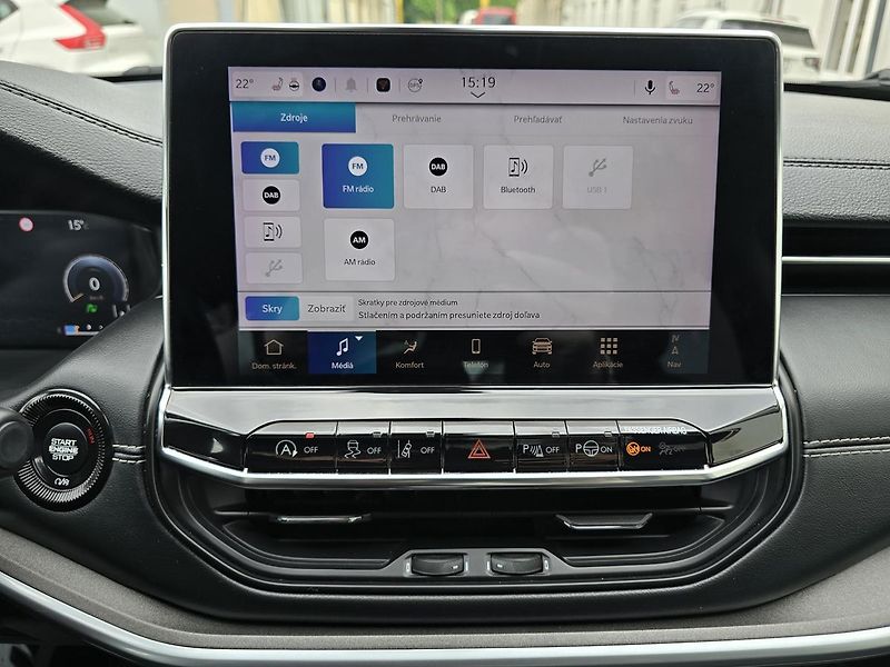Jeep Compass 110kW LIMITED KAMERA+NAVI - fotka 28 z 44